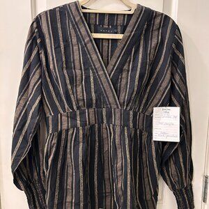 Hatch v neck long sleeve maternity top